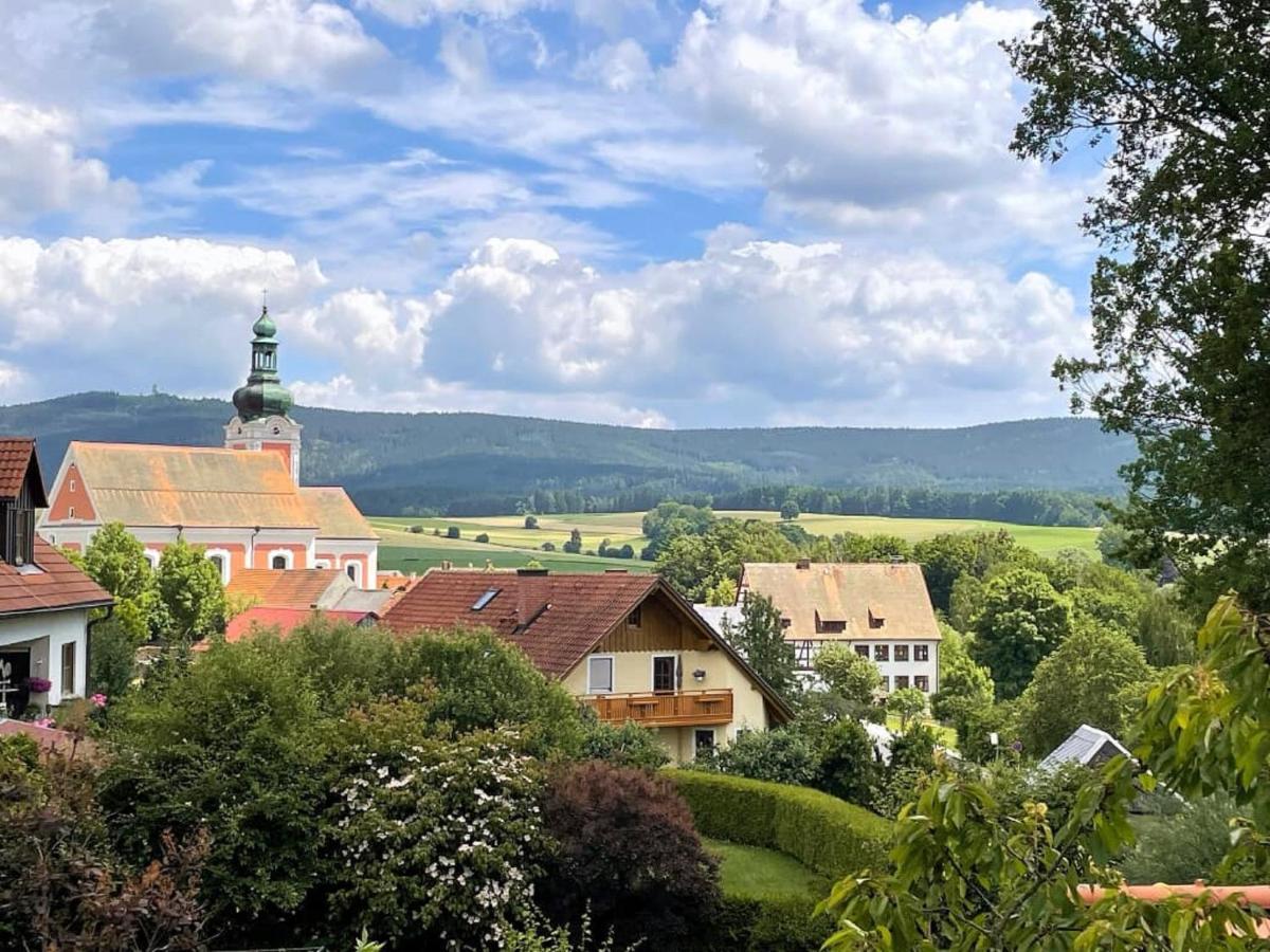 Ferienwohnungen Am Kirchberg Neualbenreuth Kültér fotó